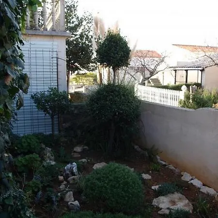 Appartement Pedinka I *